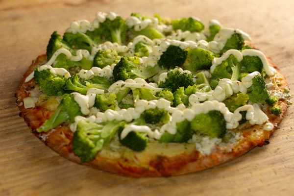 Pizza Brócolis com Catupiry